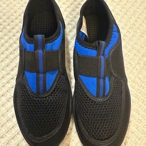 The Academy Brand Black and Blue Water Shoes